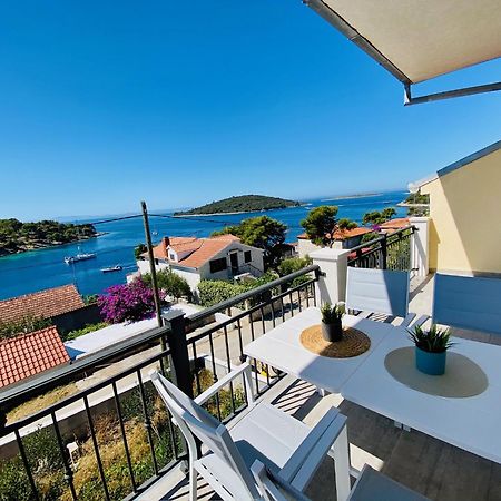 Villa Lemony Maslinica Esterno foto